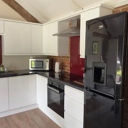 1 Bed Flat - Sleeps 2 - Pets - Parking - Wifi 公寓 *