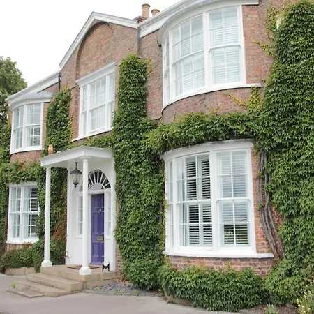شقة 1 Bed Flat - Sleeps 2 - Pets - Parking - Wifi *