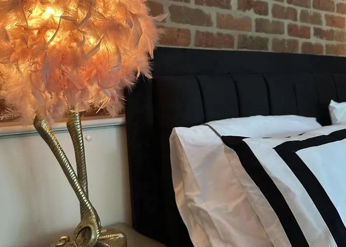 1 Bed Flat - Sleeps 2 - Pets - Parking - Wifi Appartement