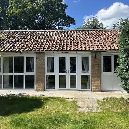 1 Bed Flat - Sleeps 2 - Pets - Parking - Wifi